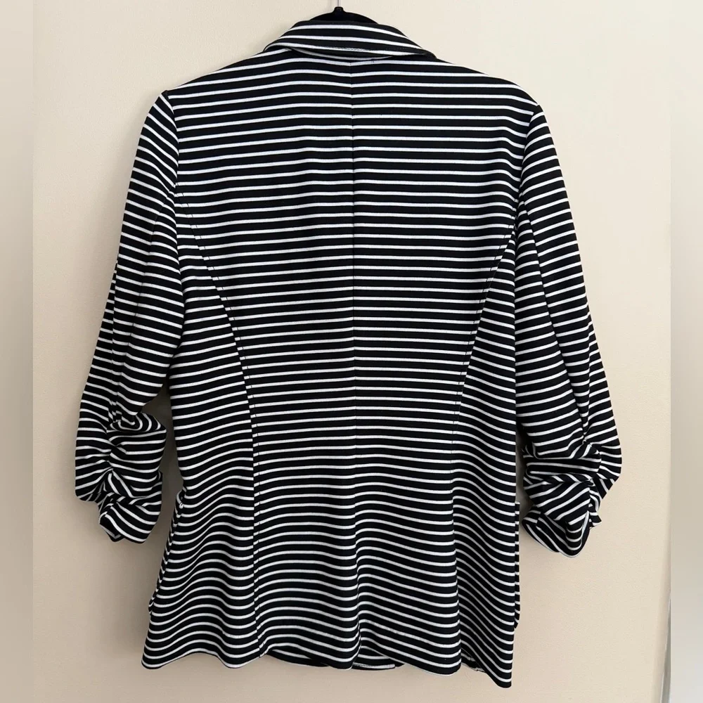 Karen Kane Women's Black and White Striped Blazer‎